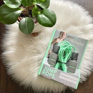 Marika adjustable jump rope